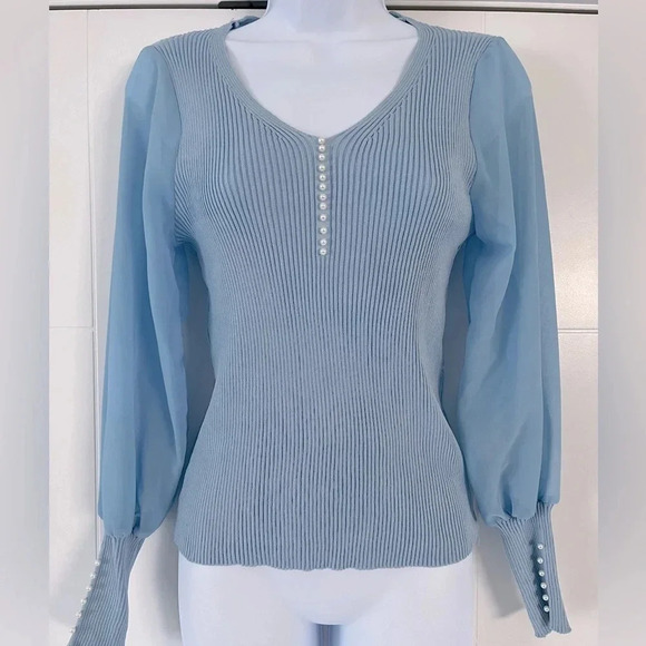 Classy pearl sheer  sleeved knit sweater/ Light baby blue/ See measurements - Picture 2 of 10